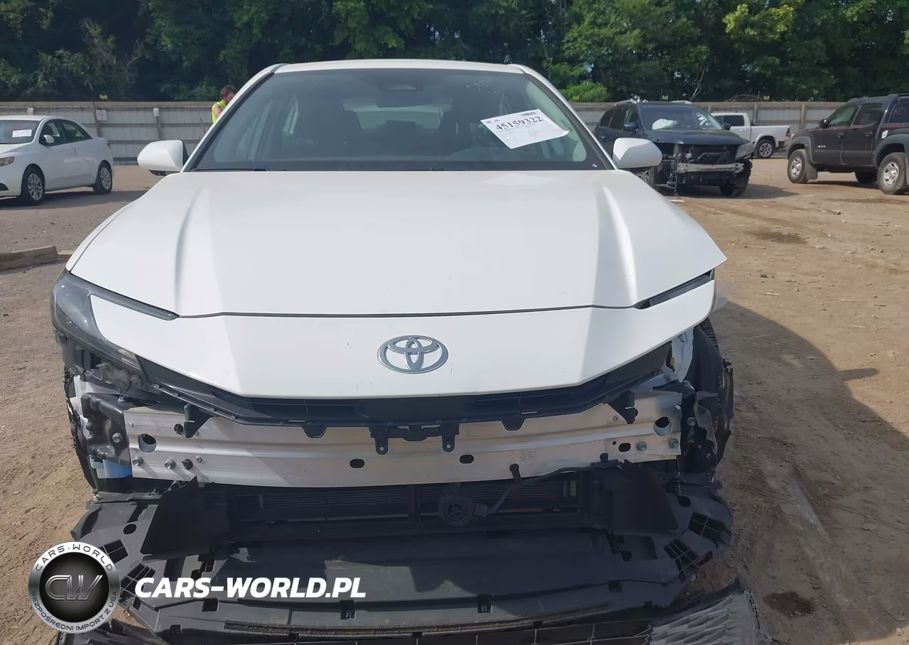 2025 Toyota Camry Le VIN:4T1DAACK8SU515255 - 12