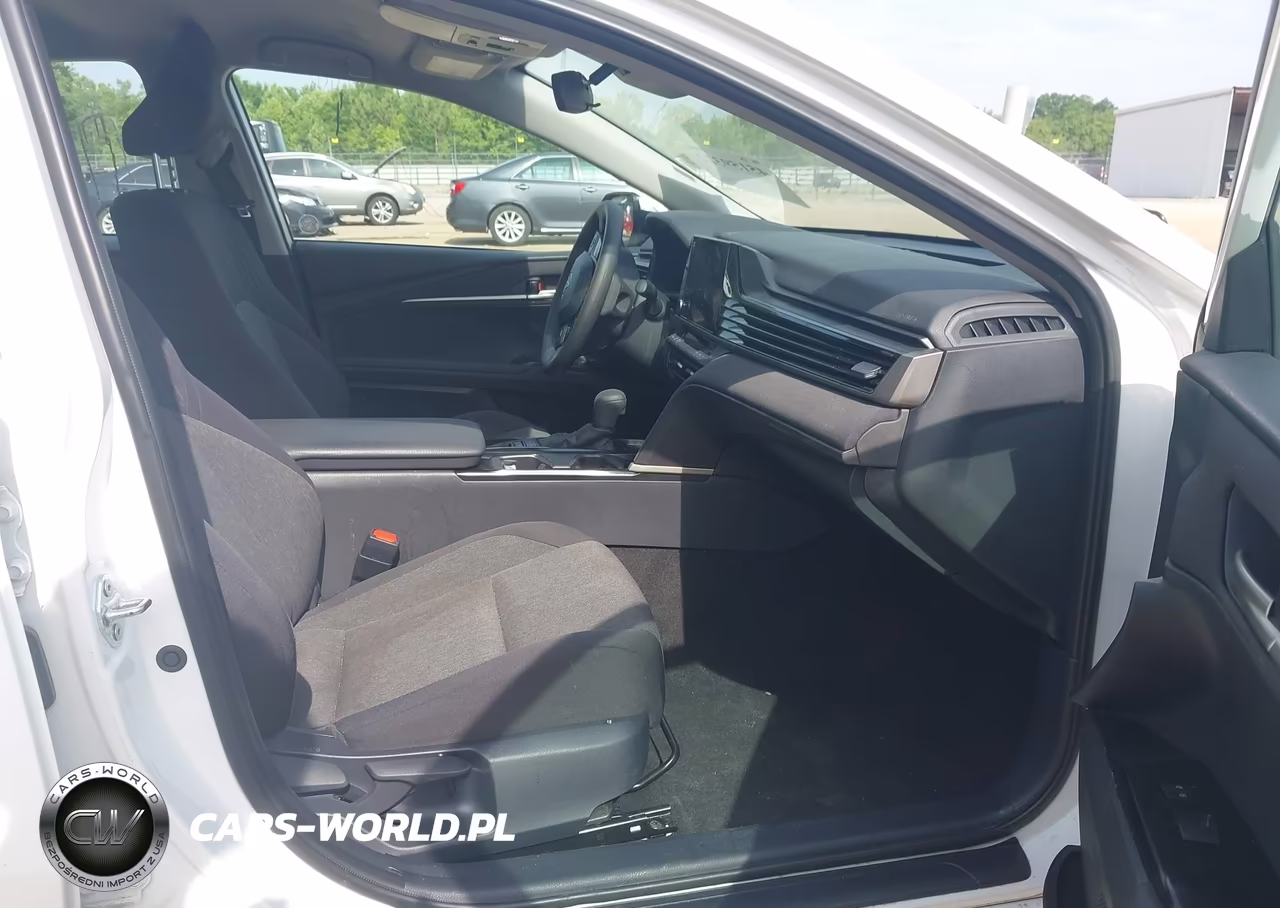 2025 Toyota Camry Le VIN:4T1DAACK8SU515255 - 5
