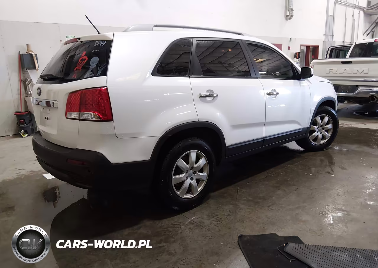 2012 Kia Sorento Lx V6 VIN:5XYKT4A23CG242772 - 4