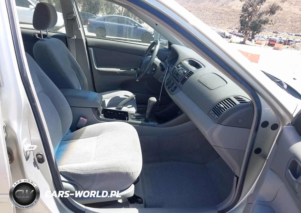 2003 Toyota Camry Le VIN:JTDBE32K030238994 - 5