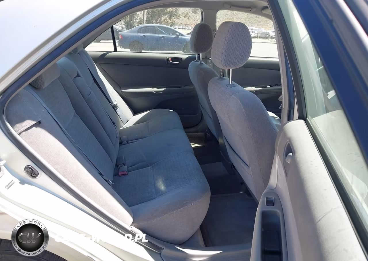 2003 Toyota Camry Le VIN:JTDBE32K030238994 - 8