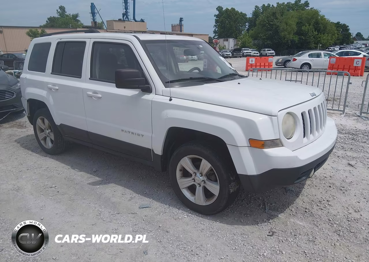 2013 Jeep Patriot Latitude – zdjęcie 1 z 15