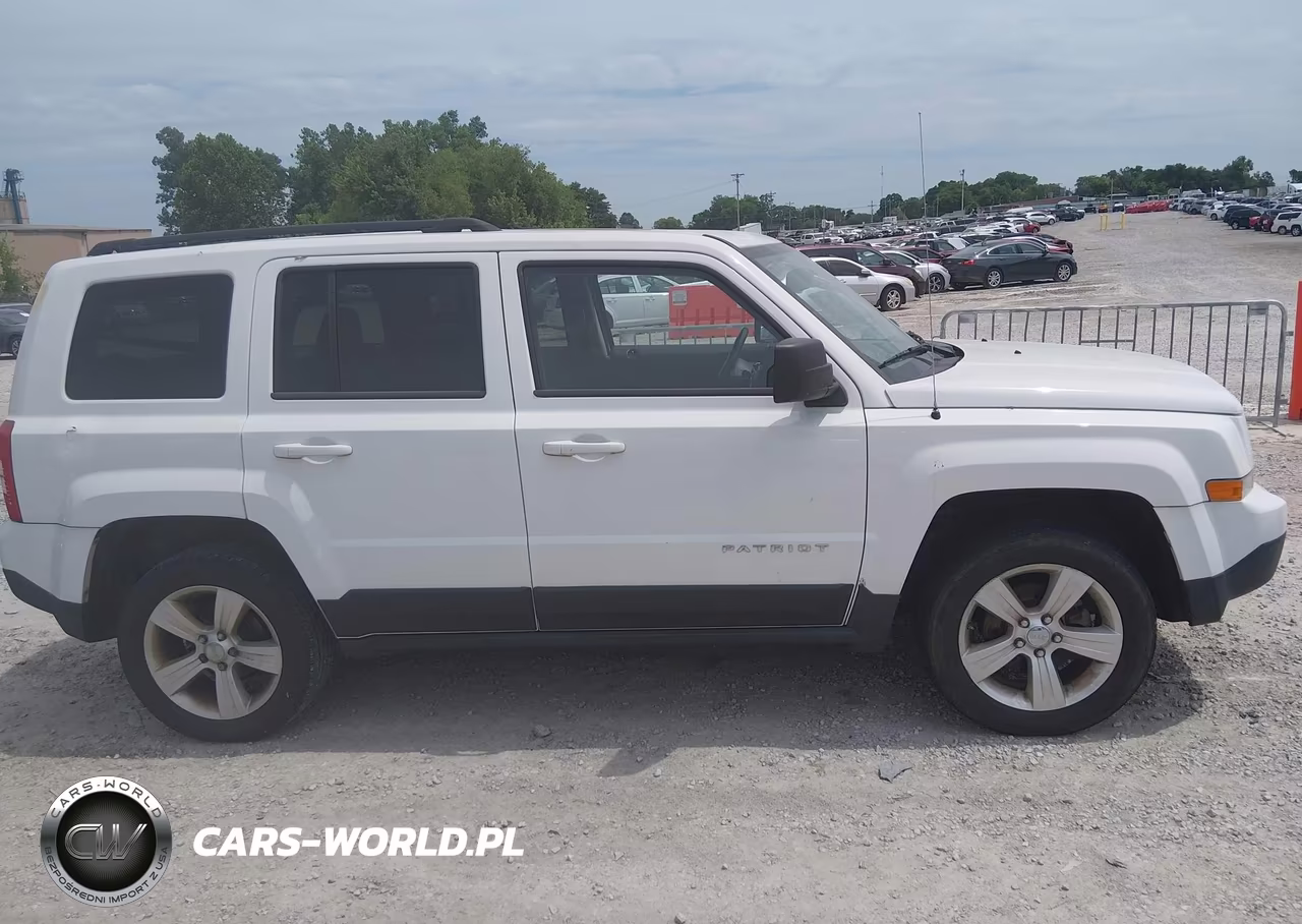 2013 Jeep Patriot Latitude VIN:1C4NJRFB8DD114701 - 12