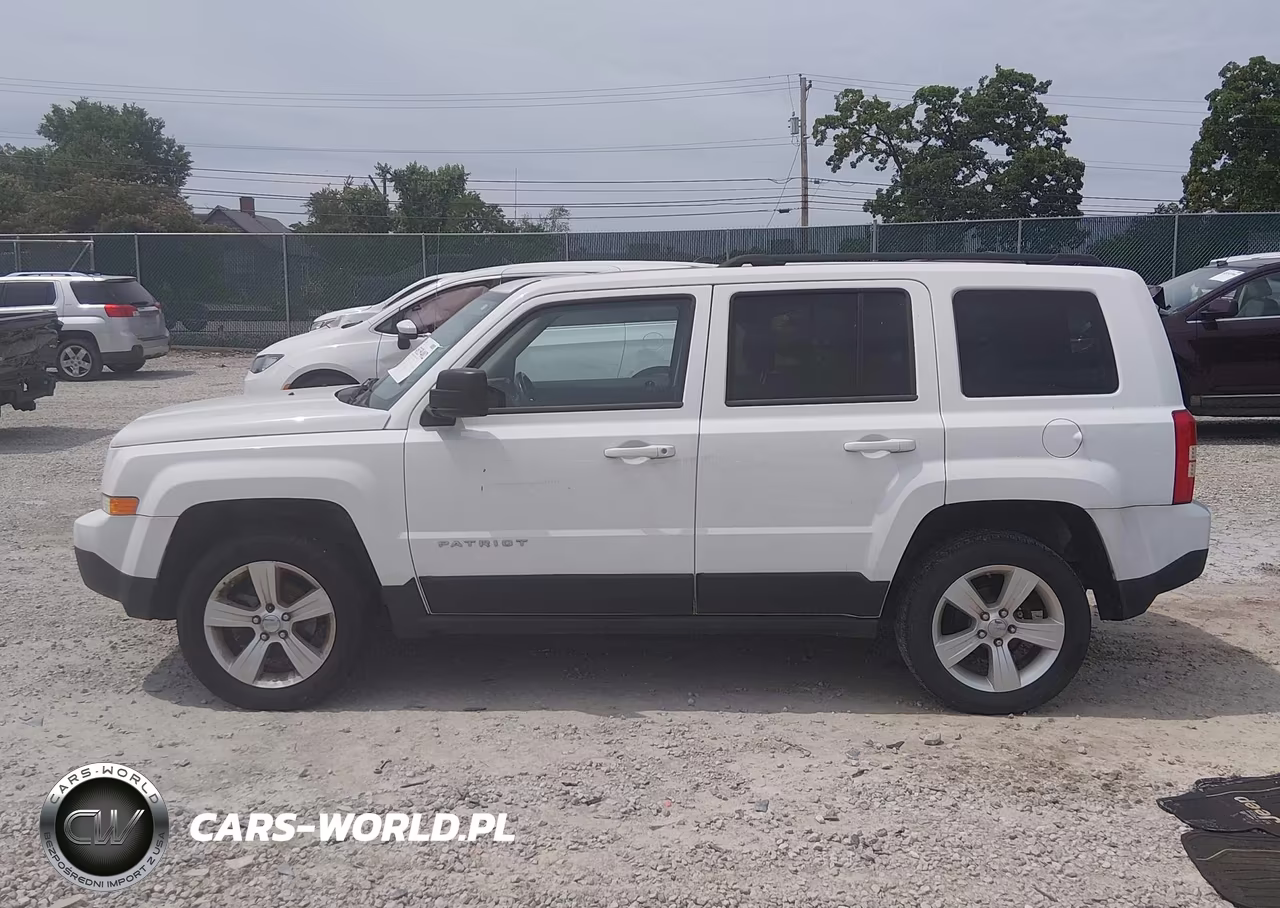 2013 Jeep Patriot Latitude VIN:1C4NJRFB8DD114701 - 13