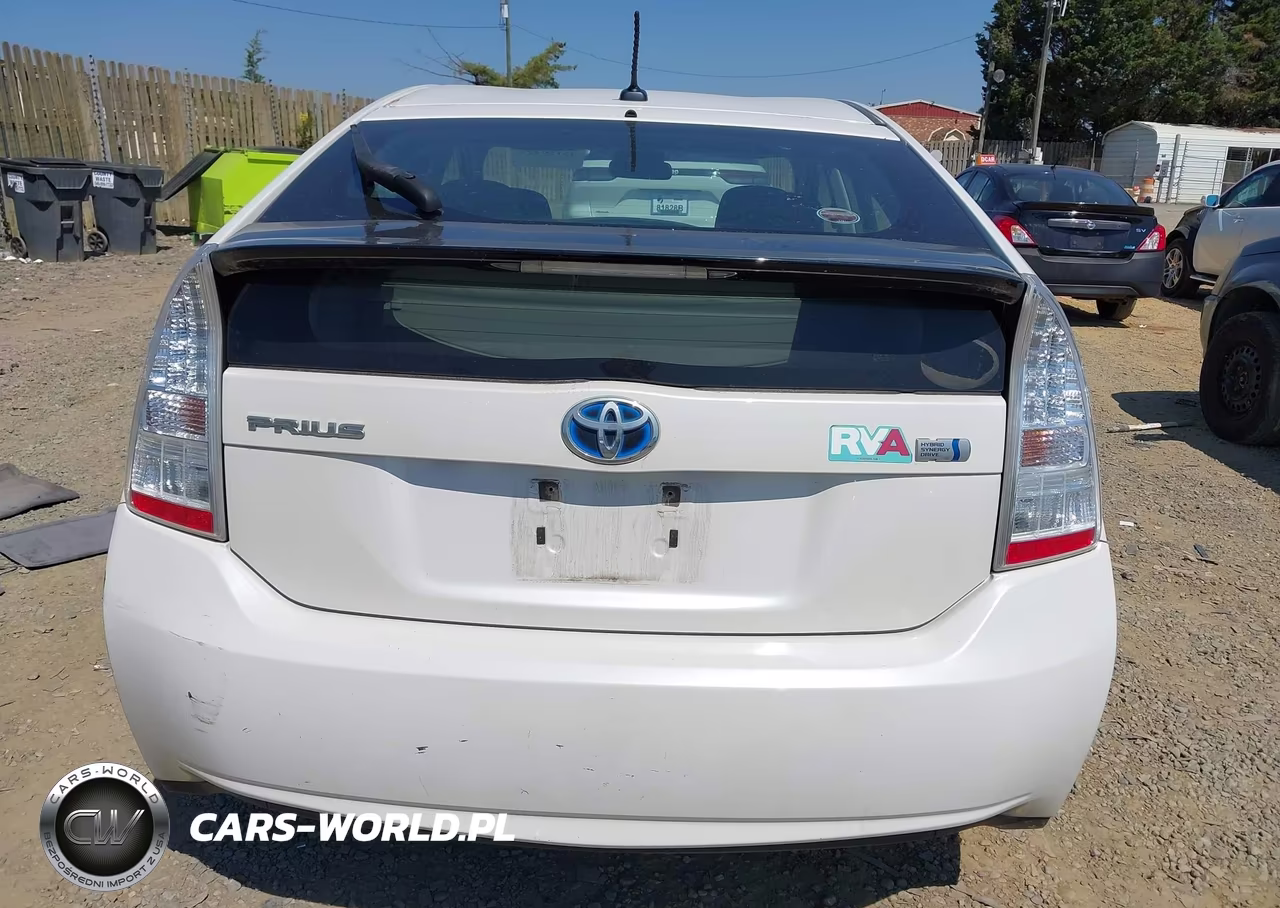 2011 Toyota Prius Two VIN:JTDKN3DU4B0258663 - 16