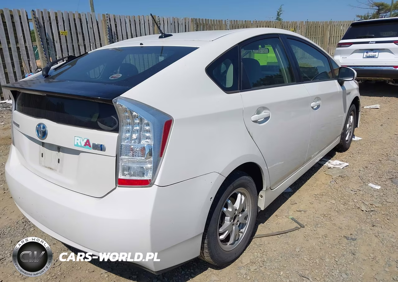 2011 Toyota Prius Two VIN:JTDKN3DU4B0258663 - 4