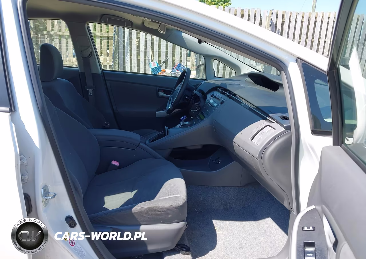 2011 Toyota Prius Two VIN:JTDKN3DU4B0258663 - 5