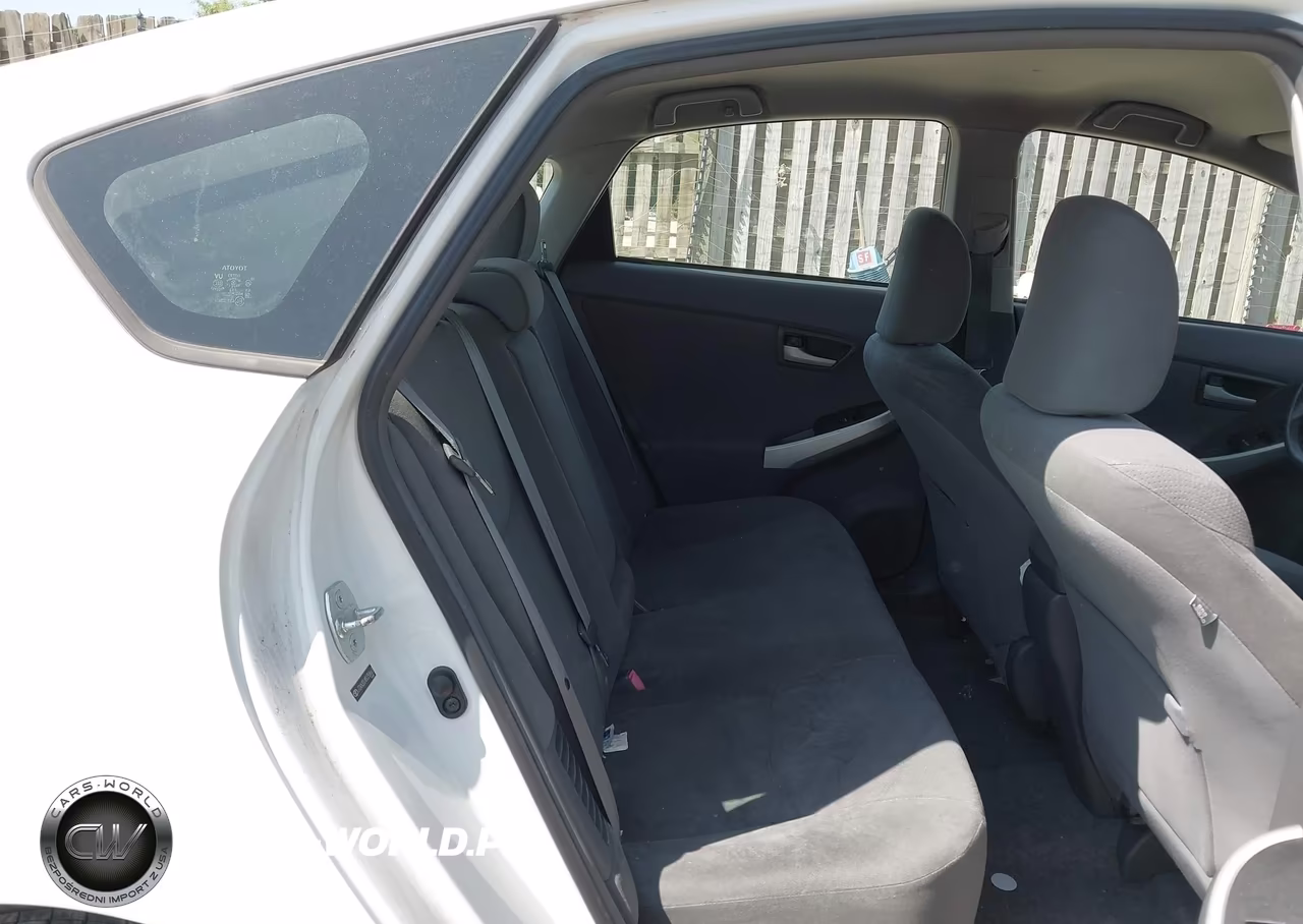 2011 Toyota Prius Two VIN:JTDKN3DU4B0258663 - 8