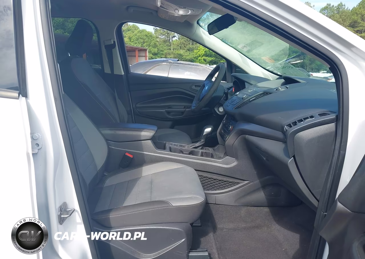 2019 Ford Escape S VIN:1FMCU0F74KUB95310 - 5