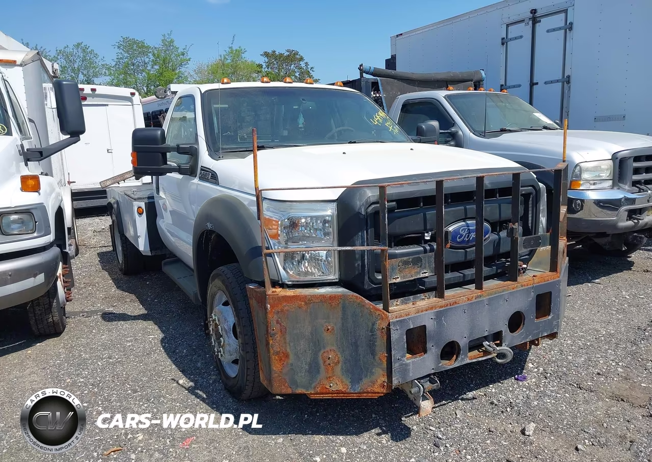 2015 Ford F-550 Chassis Xl