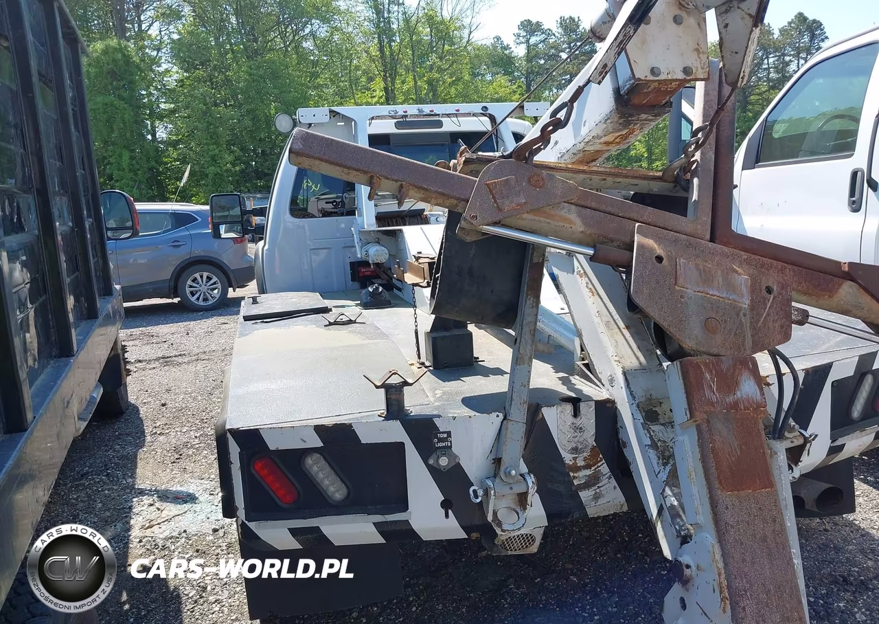 2015 Ford F-550 Chassis Xl VIN:1FDUF5HT0FEB04992 - 3