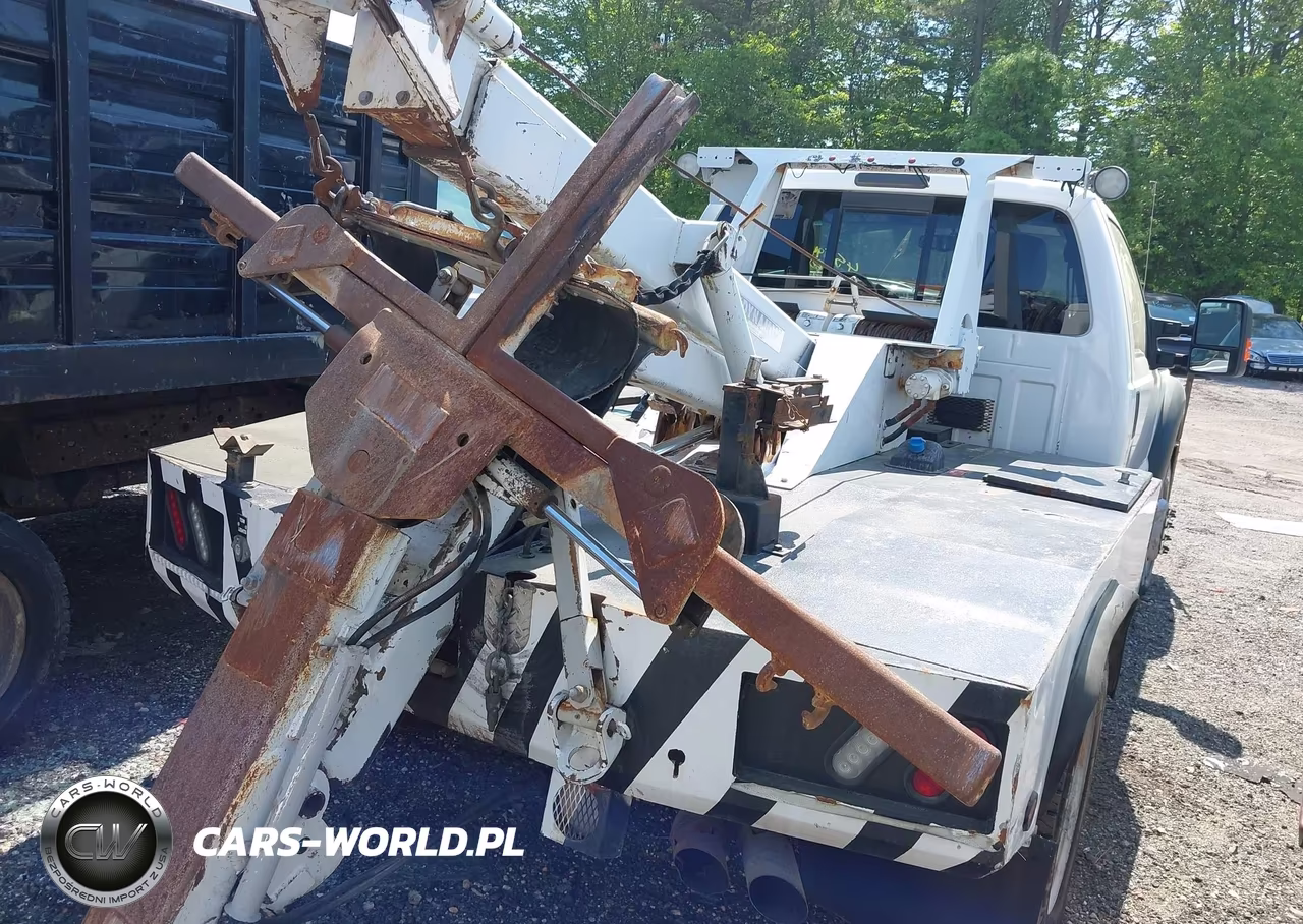 2015 Ford F-550 Chassis Xl VIN:1FDUF5HT0FEB04992 - 4