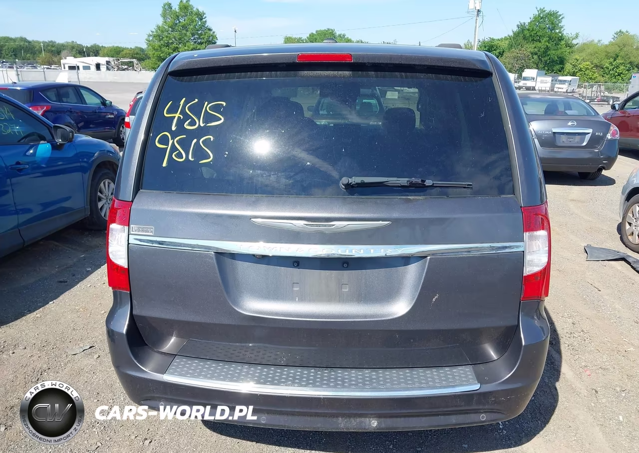 2015 Chrysler Town & Country Touring-L VIN:2C4RC1CG4FR506653 - 17