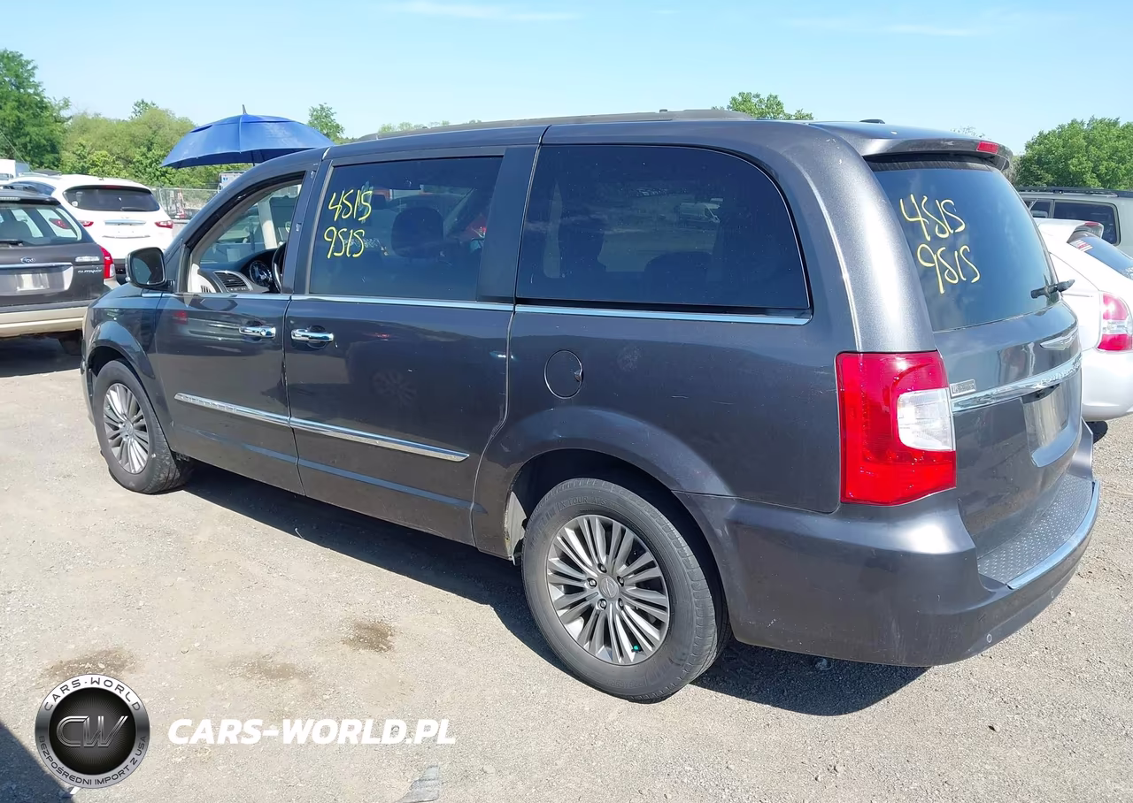 2015 Chrysler Town & Country Touring-L VIN:2C4RC1CG4FR506653 - 3