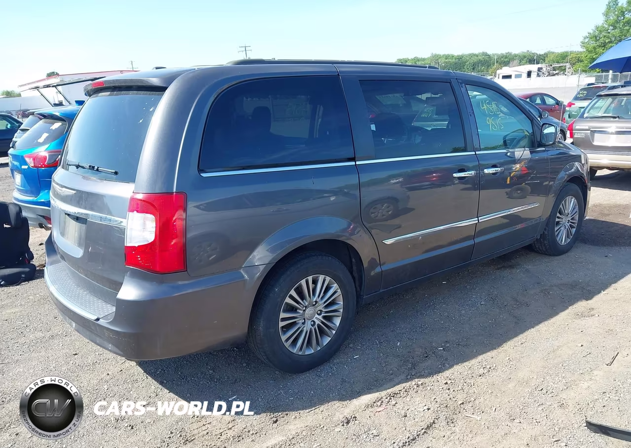 2015 Chrysler Town & Country Touring-L VIN:2C4RC1CG4FR506653 - 4
