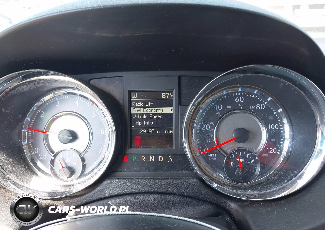2015 Chrysler Town & Country Touring-L VIN:2C4RC1CG4FR506653 - 7