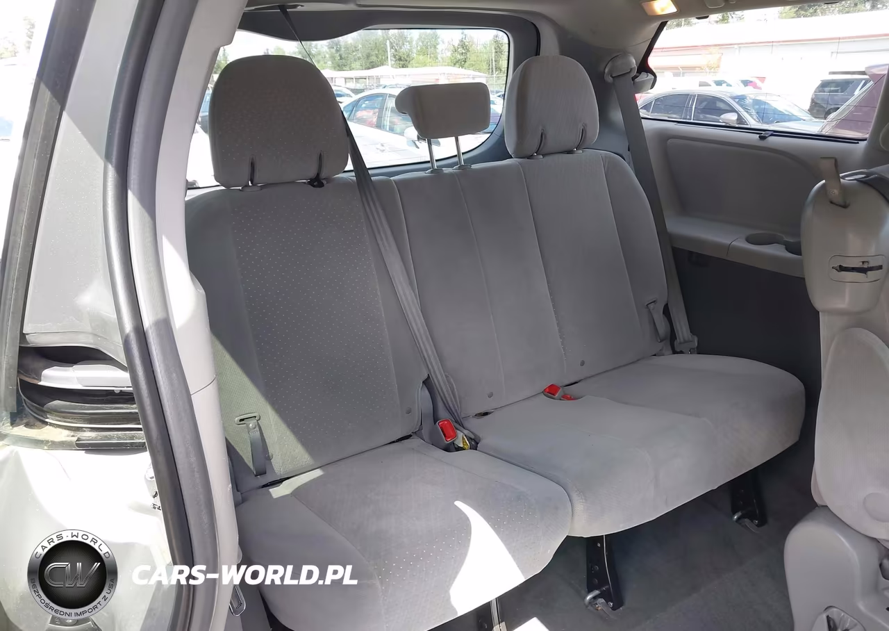 2015 Toyota Sienna Le 8 Passenger VIN:5TDKK3DC2FS580835 - 19