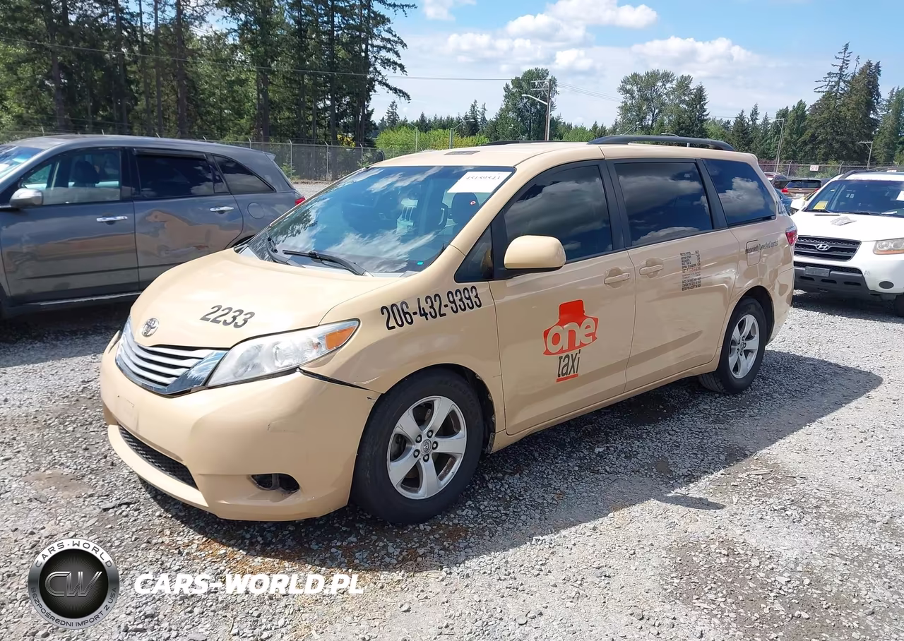 2015 Toyota Sienna Le 8 Passenger VIN:5TDKK3DC2FS580835 - 2