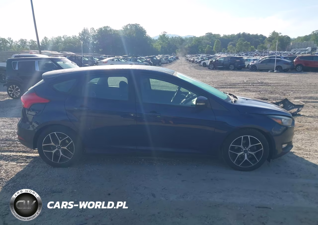 2017 Ford Focus Sel VIN:1FADP3M2XHL323885 - 13
