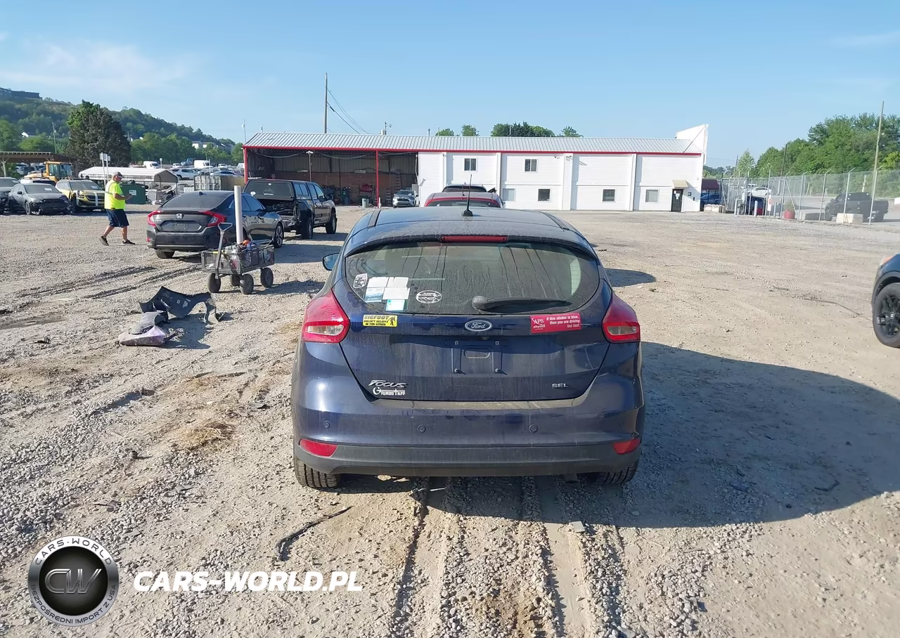 2017 Ford Focus Sel VIN:1FADP3M2XHL323885 - 16