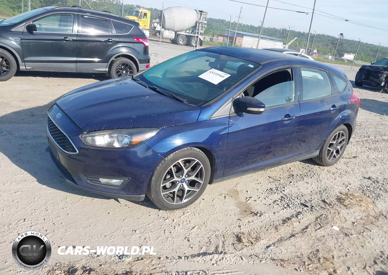 2017 Ford Focus Sel VIN:1FADP3M2XHL323885 - 2