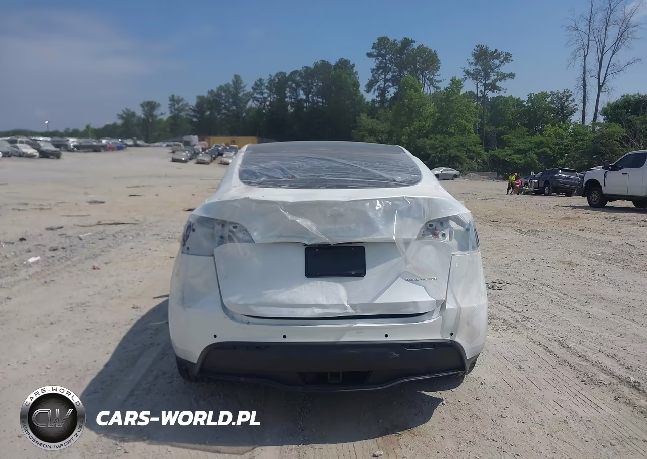 2022 Tesla Model Y Long Range Dual Motor All-Wheel Drive VIN:7SAYGDEE5NA009523 - 16