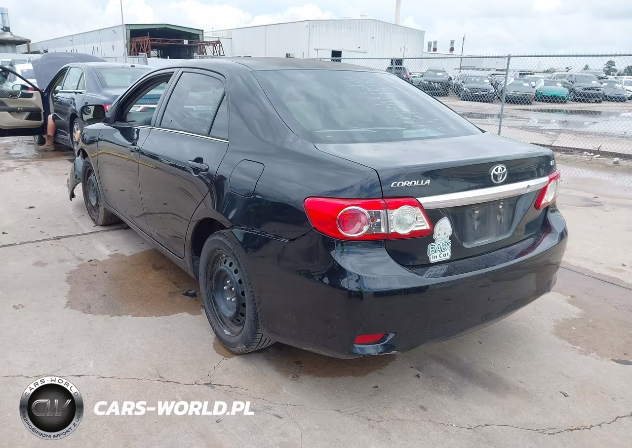 2013 Toyota Corolla Le VIN:5YFBU4EE4DP221587 - 3