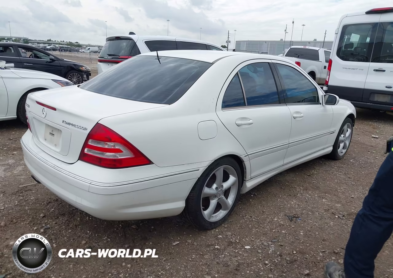 2005 Mercedes-Benz C 230 Kompressor Sport VIN:WDBRF40J45F611416 - 4