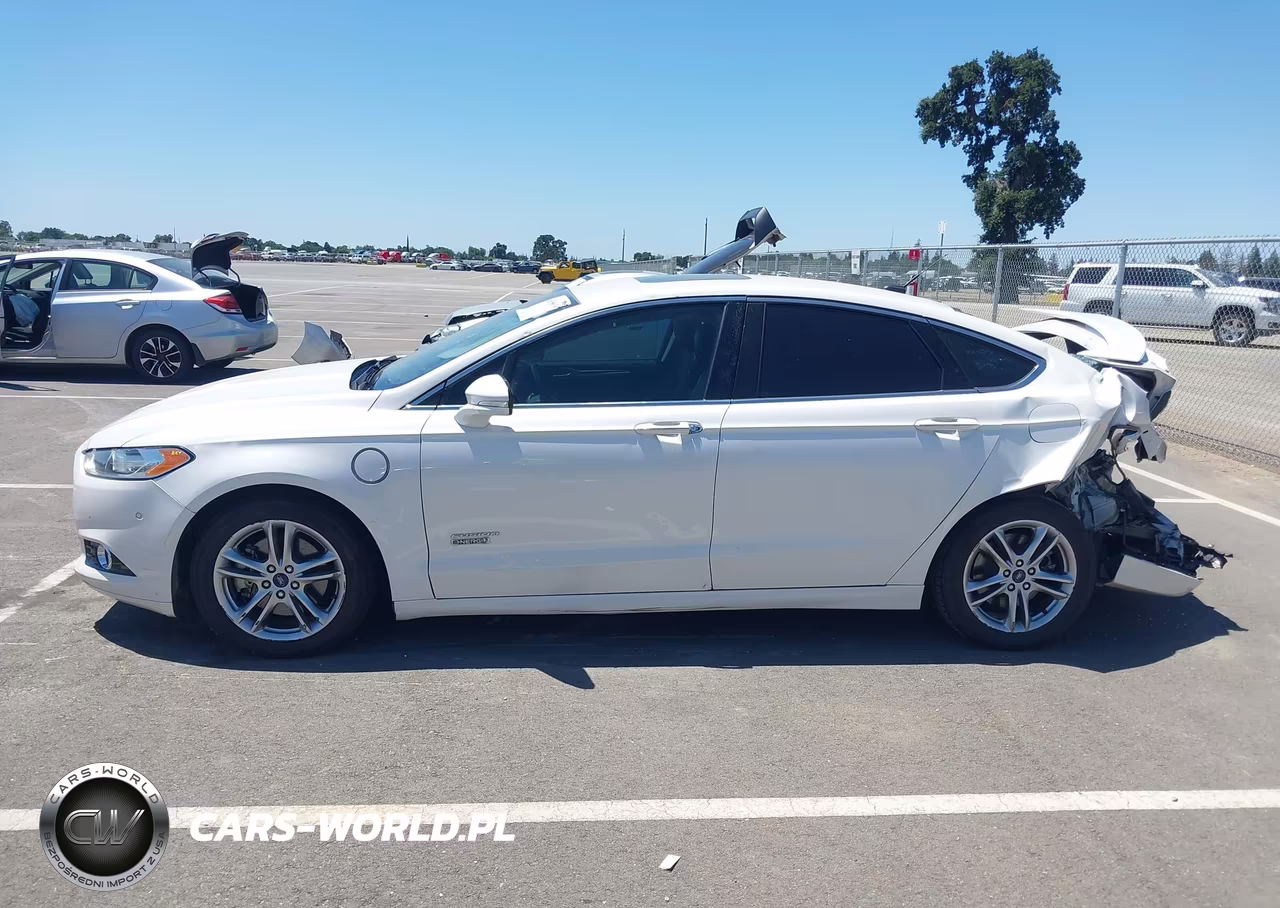 2016 Ford Fusion Energi Titanium VIN:3FA6P0SU2GR115866 - 15