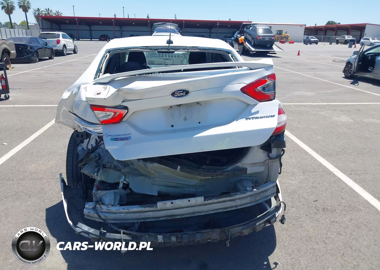 2016 Ford Fusion Energi Titanium VIN:3FA6P0SU2GR115866 - 17