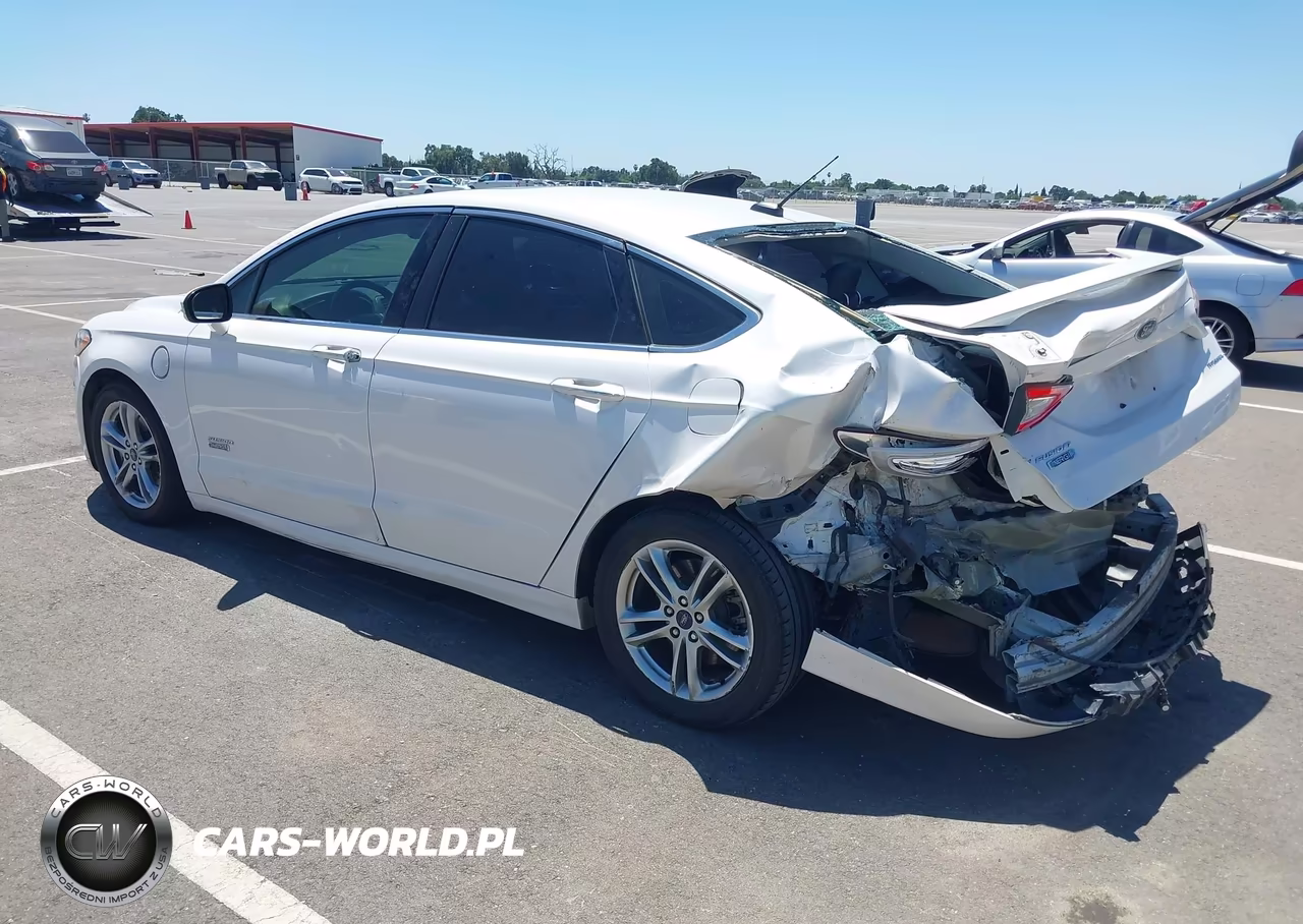 2016 Ford Fusion Energi Titanium VIN:3FA6P0SU2GR115866 - 3