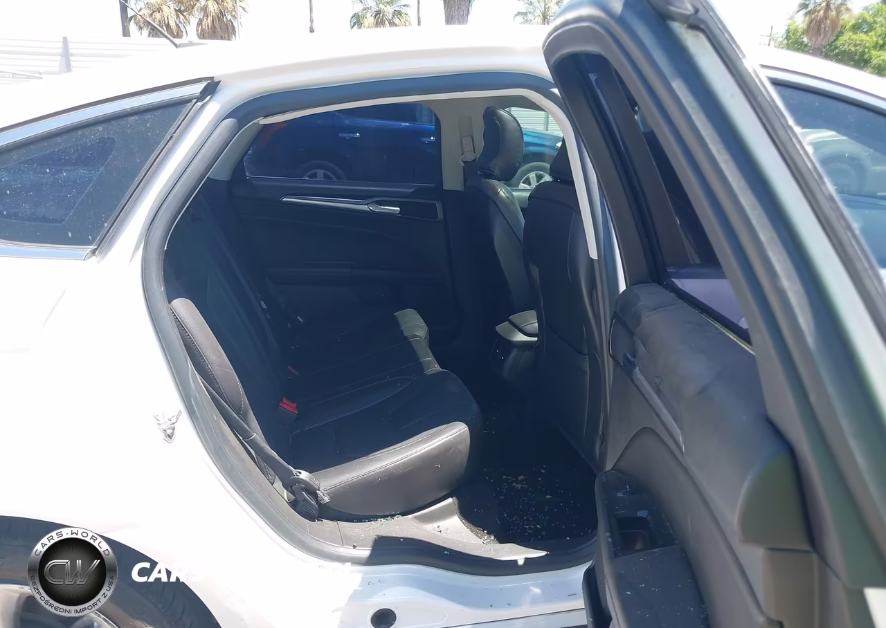 2016 Ford Fusion Energi Titanium VIN:3FA6P0SU2GR115866 - 8