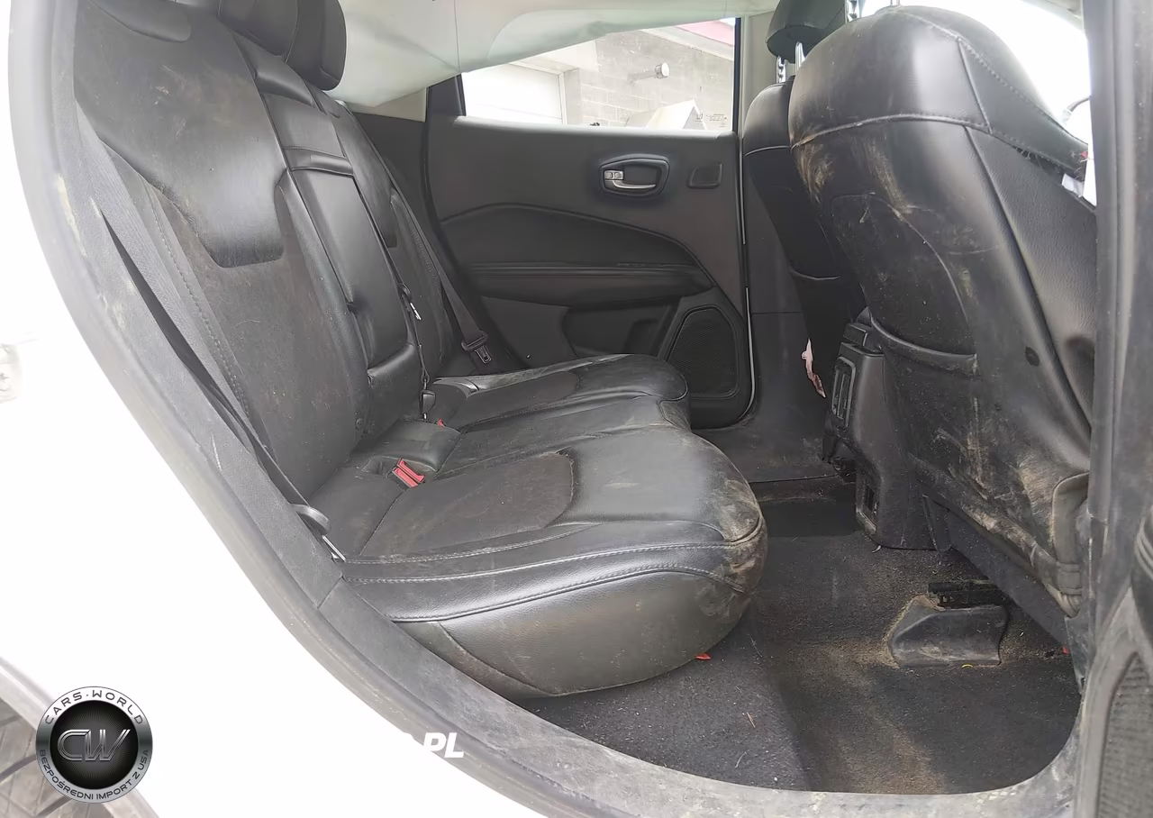 2018 Jeep Compass Altitude 4X4 VIN:3C4NJDBB9JT316204 - 8