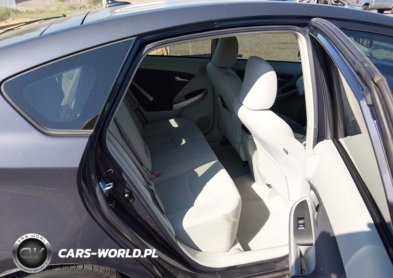 2011 Toyota Prius Three VIN:JTDKN3DU2B0307309 - 8