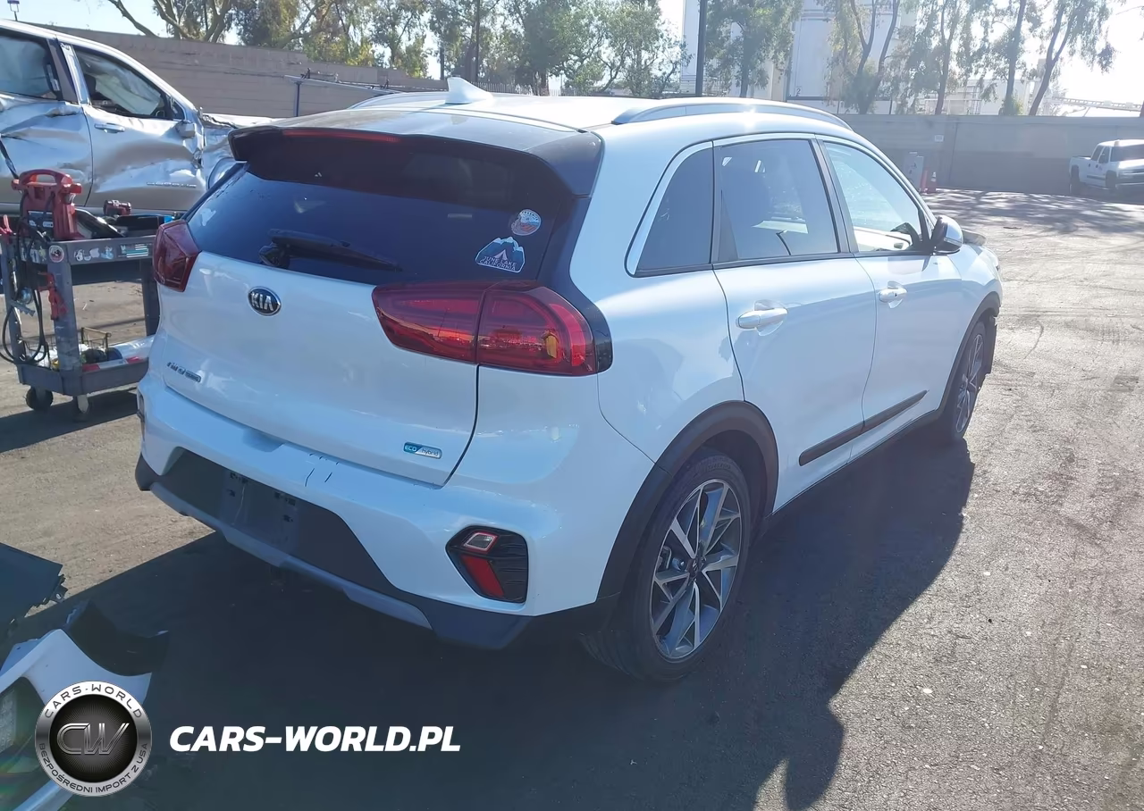 2021 Kia Niro Touring VIN:KNDCC3LC9M5482245 - 4