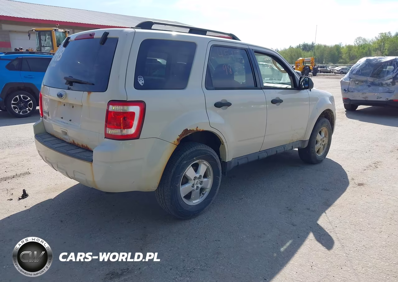 2010 Ford Escape Xlt VIN:1FMCU0D70AKD09011 - 4