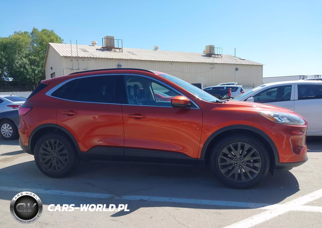 2020 Ford Escape Titanium VIN:1FMCU9J96LUB10885 - 13