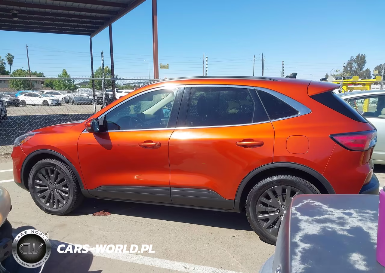 2020 Ford Escape Titanium VIN:1FMCU9J96LUB10885 - 14