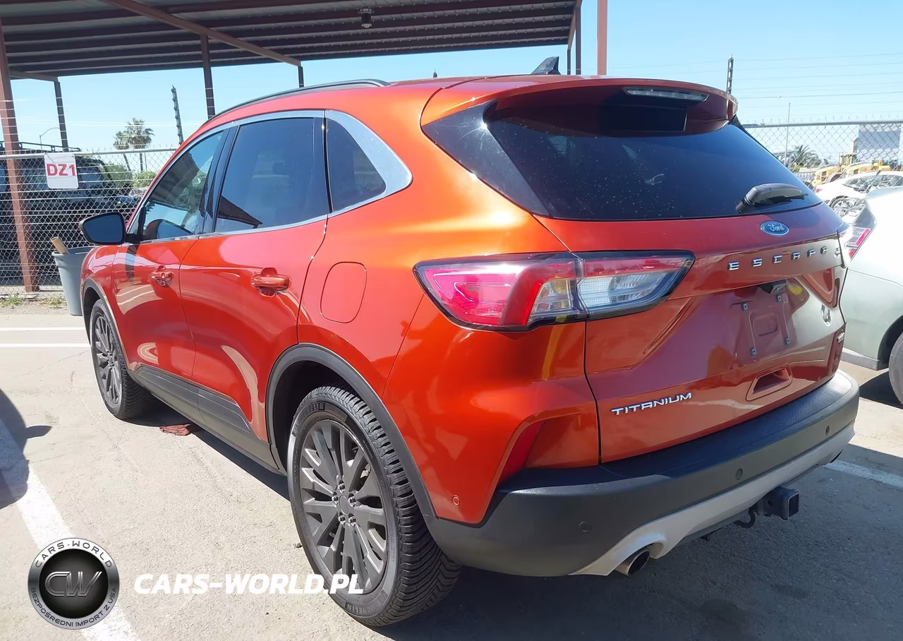 2020 Ford Escape Titanium VIN:1FMCU9J96LUB10885 - 3