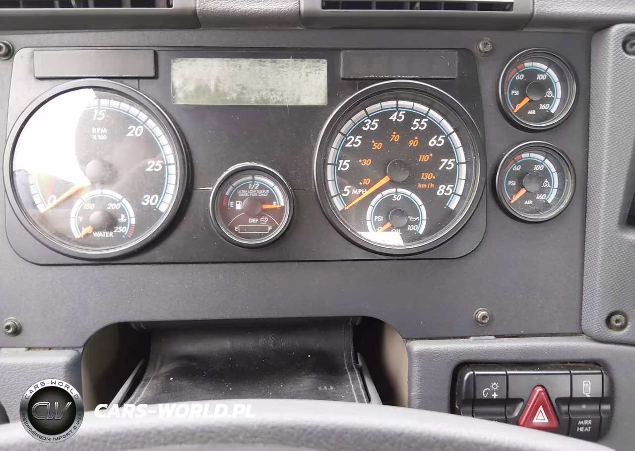 2018 Freightliner Cascadia 125 VIN:3AKJGEDV8JSKC1275 - 12