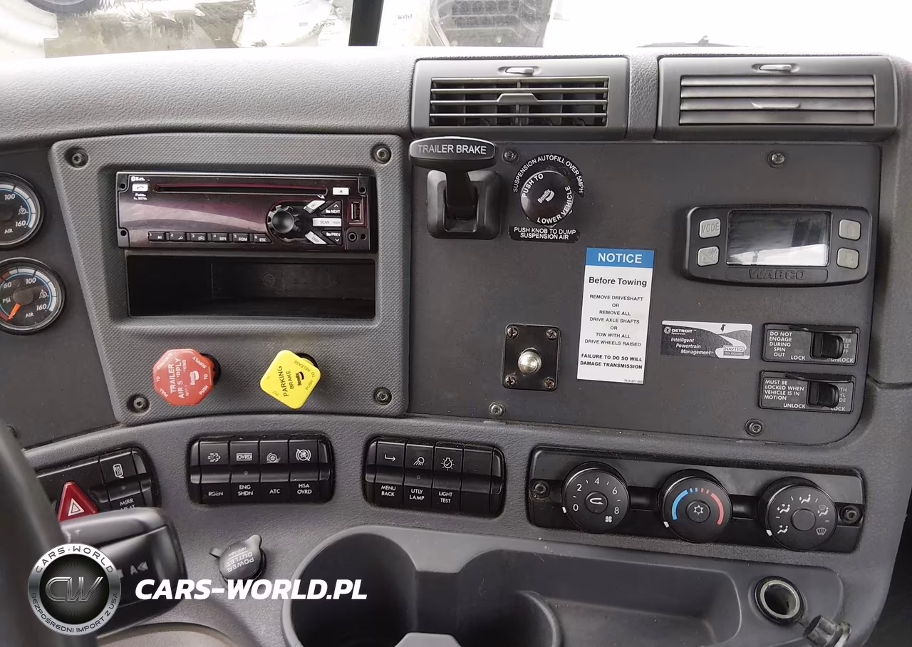 2018 Freightliner Cascadia 125 VIN:3AKJGEDV8JSKC1275 - 13