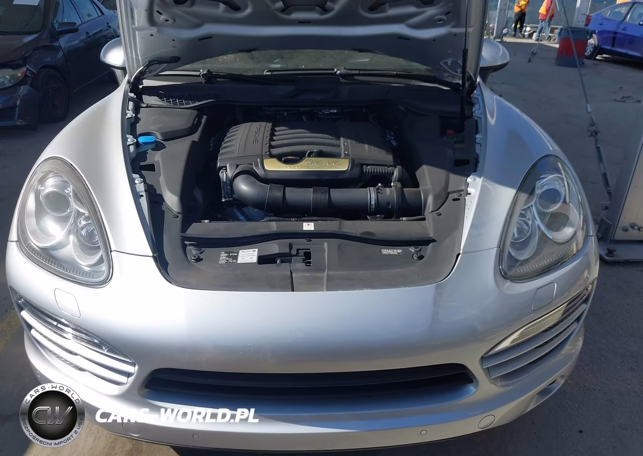 2012 Porsche Cayenne VIN:WP1AA2A26CLA10143 - 10