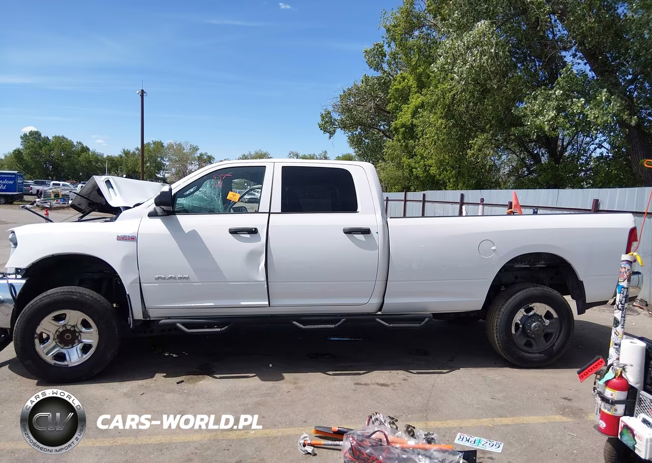 2022 Ram 2500 Tradesman 4X4 8' Box VIN:3C6UR5HJ9NG127843 - 13