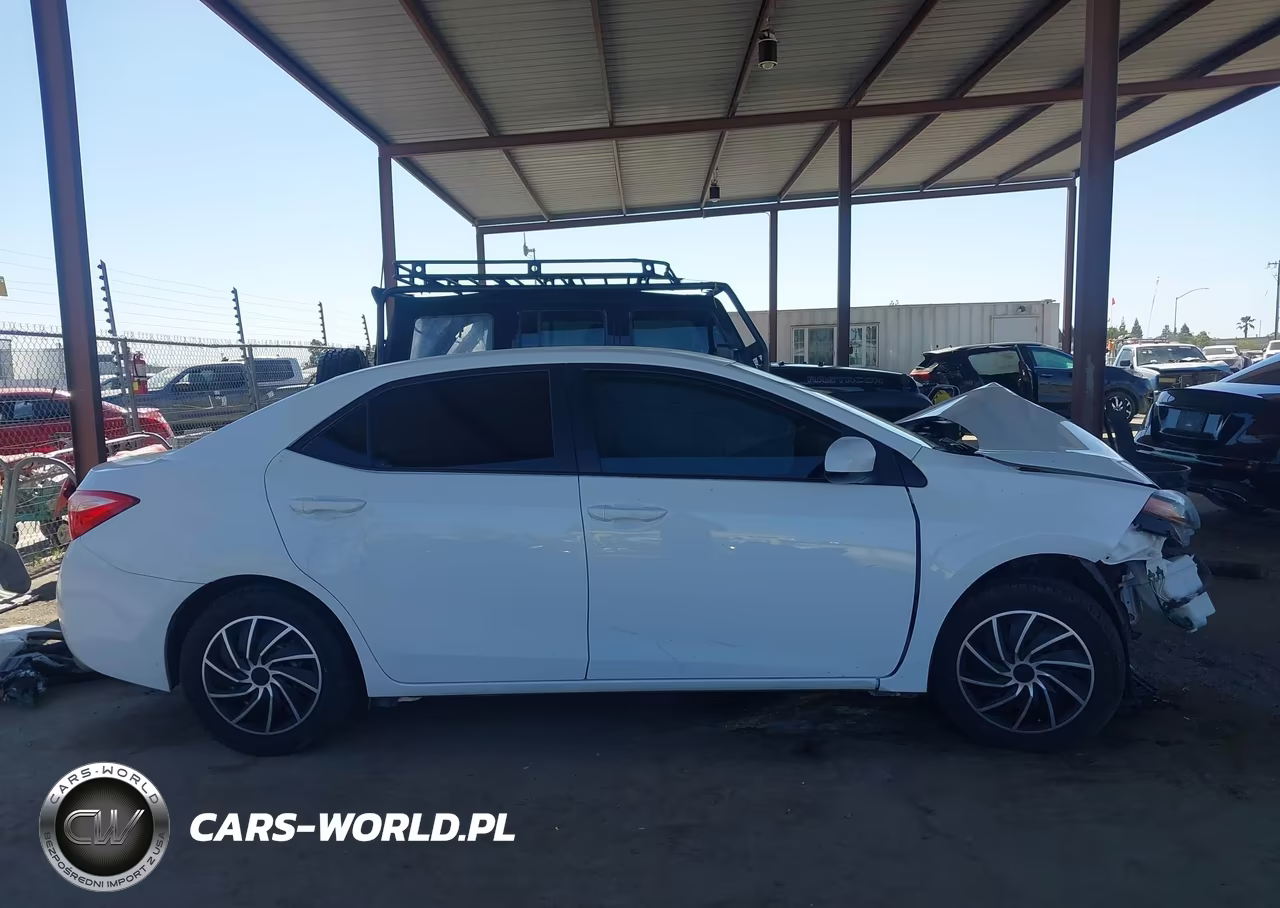 2018 Toyota Corolla Le VIN:2T1BURHE4JC051428 - 13