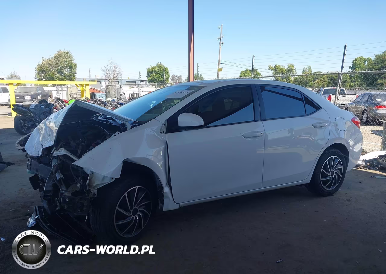 2018 Toyota Corolla Le VIN:2T1BURHE4JC051428 - 14
