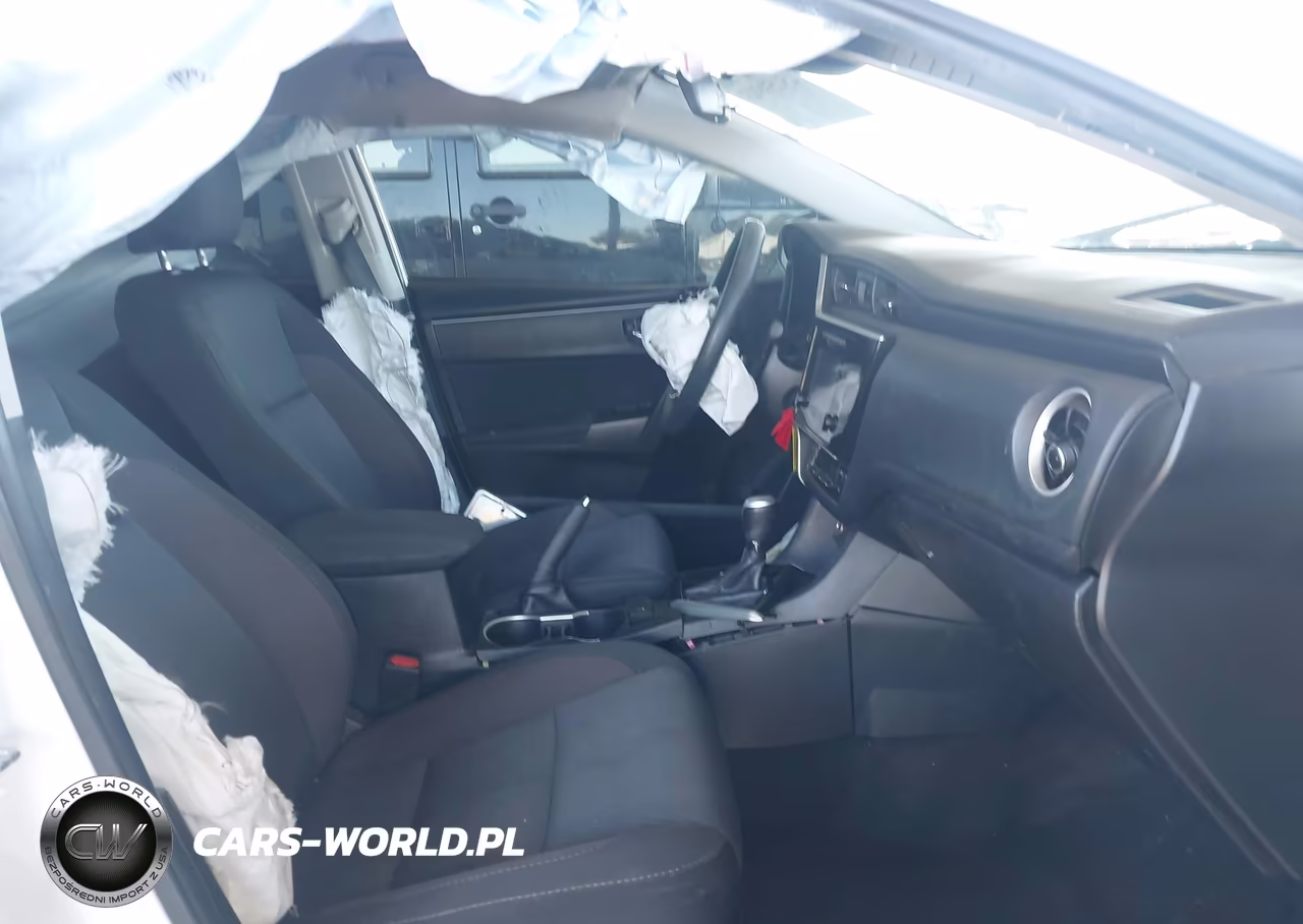 2018 Toyota Corolla Le VIN:2T1BURHE4JC051428 - 5