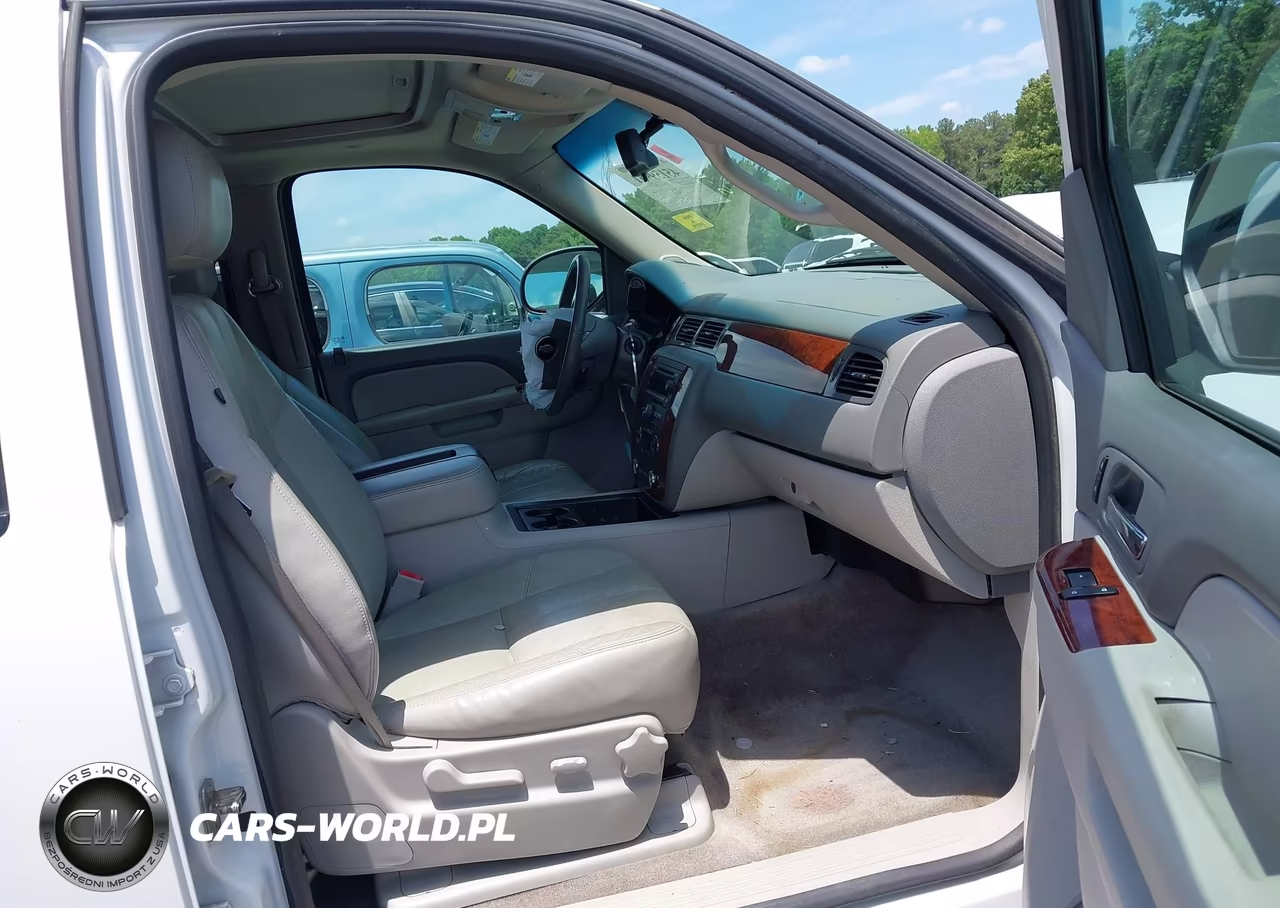 2012 Chevrolet Tahoe Lt VIN:1GNSCBE07CR134144 - 5