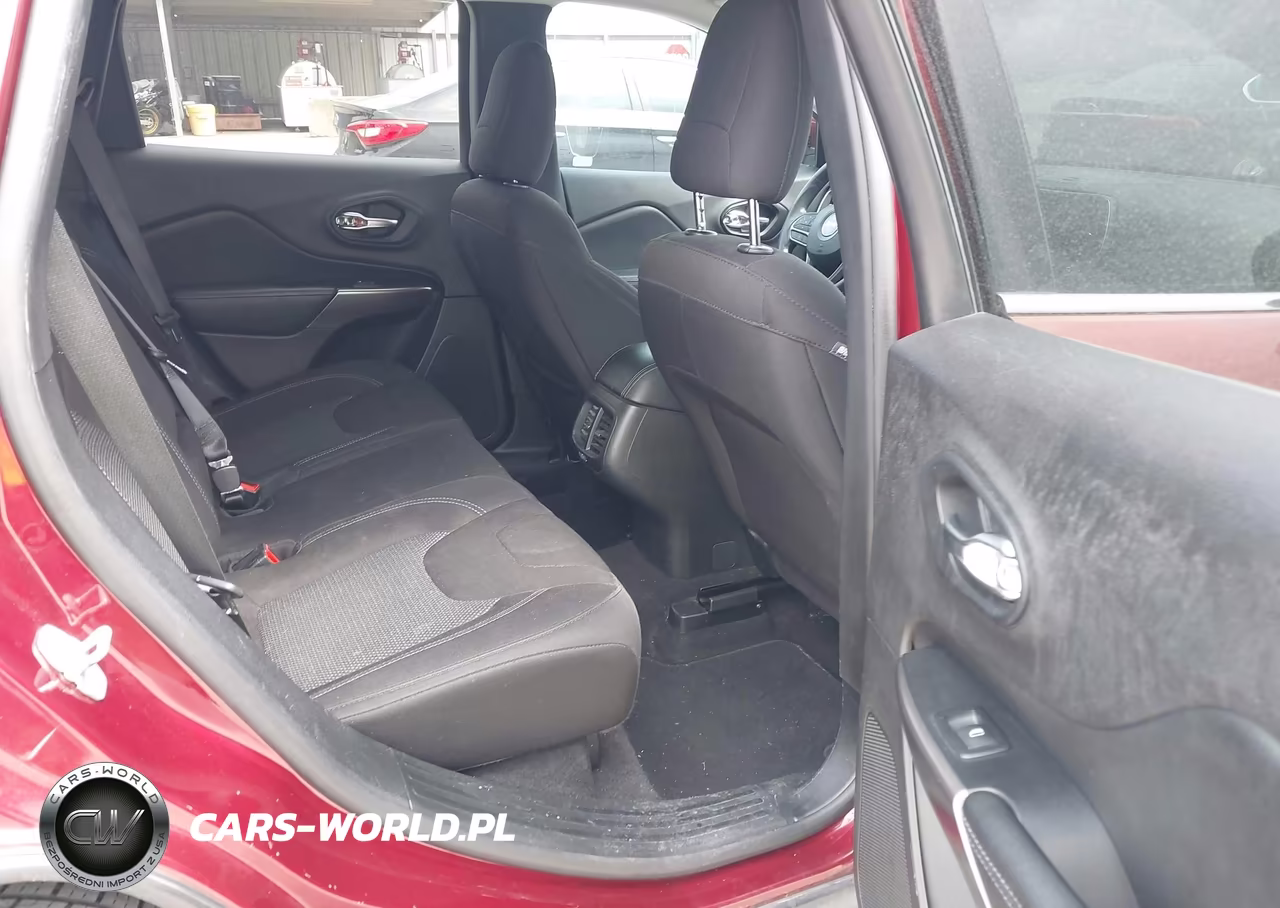 2019 Jeep Cherokee Latitude Fwd VIN:1C4PJLCB6KD373145 - 8