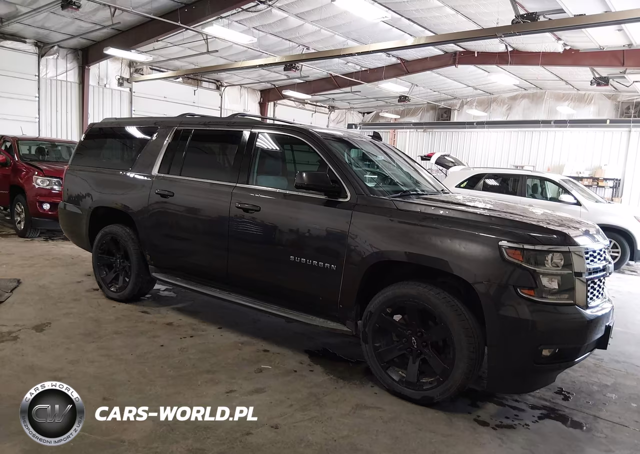 2016 Chevrolet Suburban Lt – zdjęcie 1 z 17