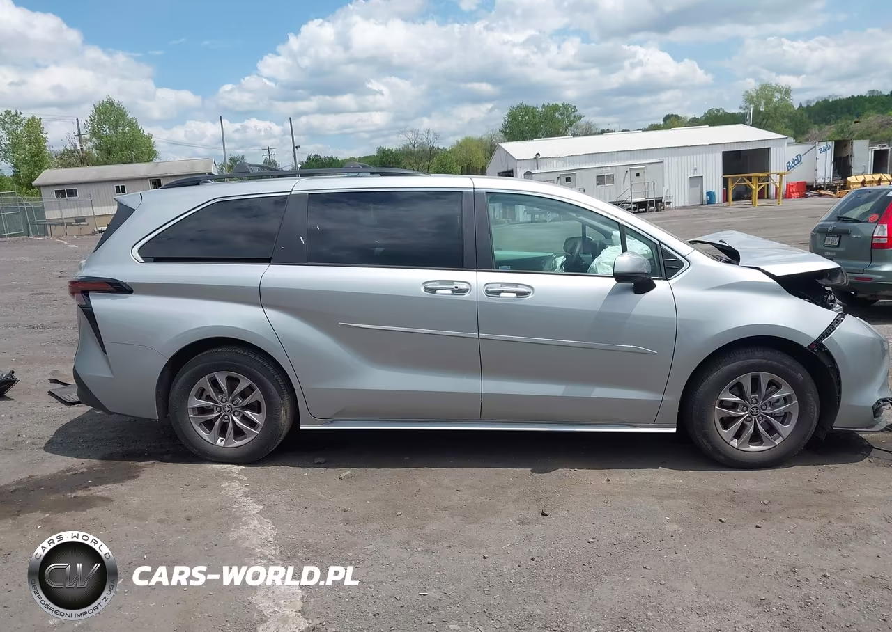 2025 Toyota Sienna Xle VIN:5TDJSKFCXSS197965 - 13
